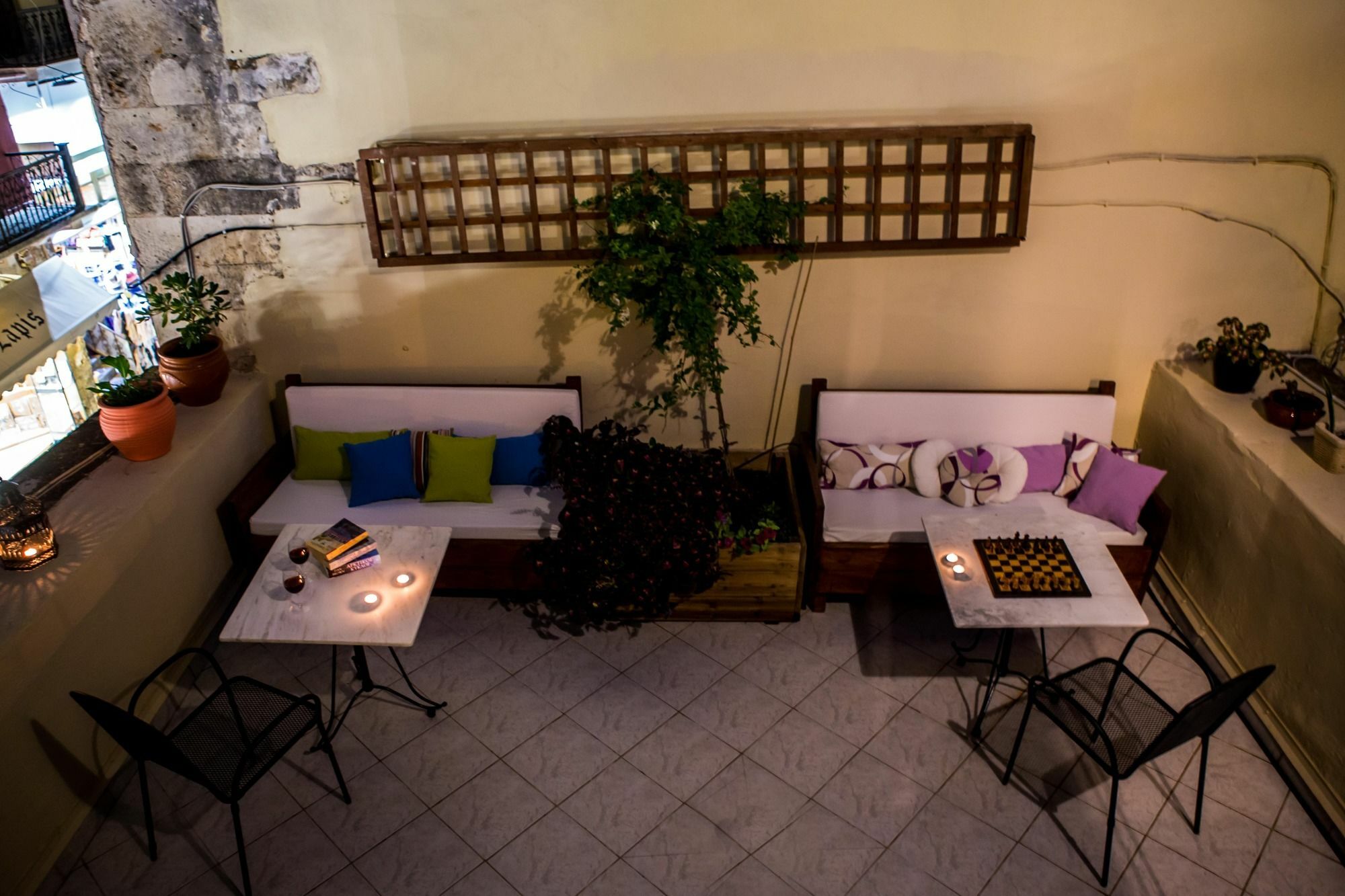Favela Living Space 3*