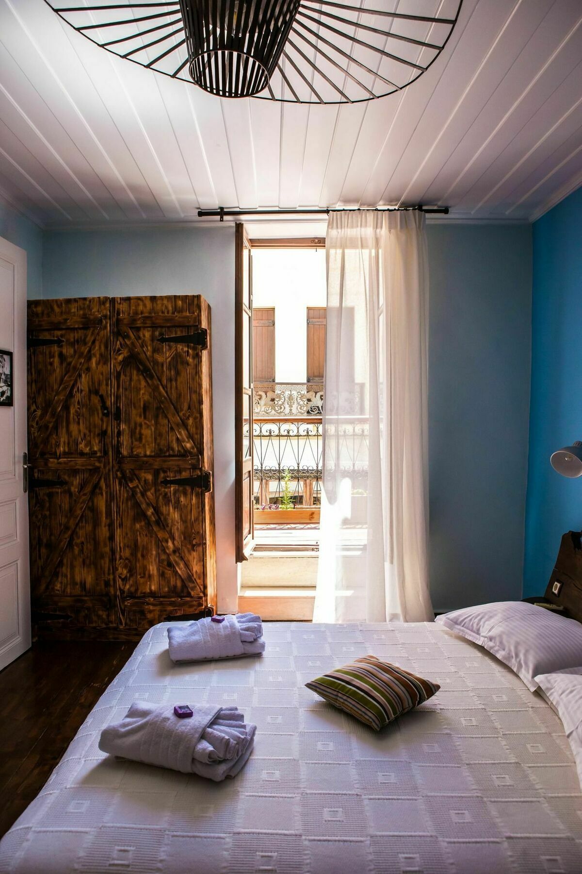 Favela Living Space 3*
