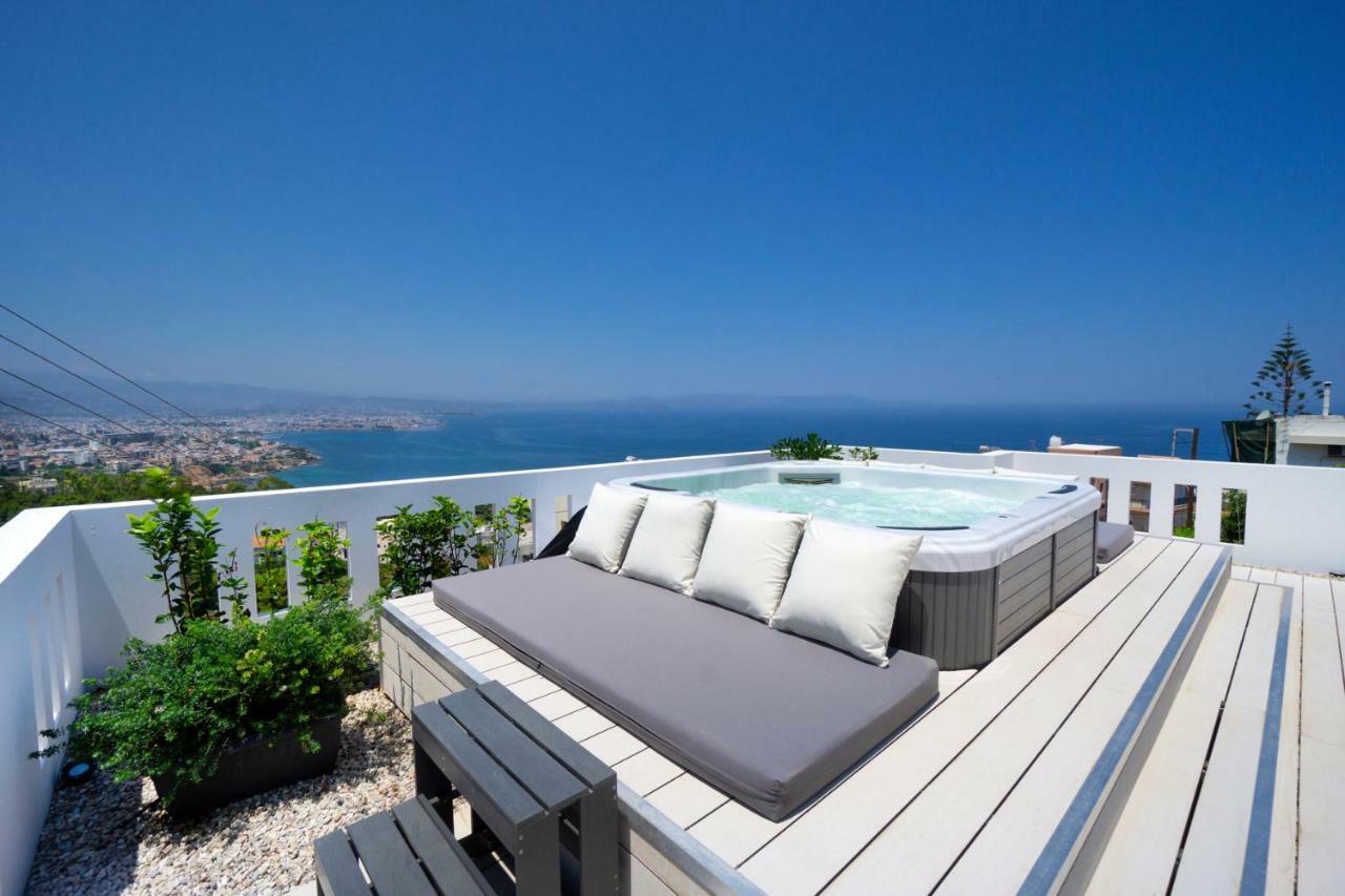 With Rooftop Hot Tub Apartment