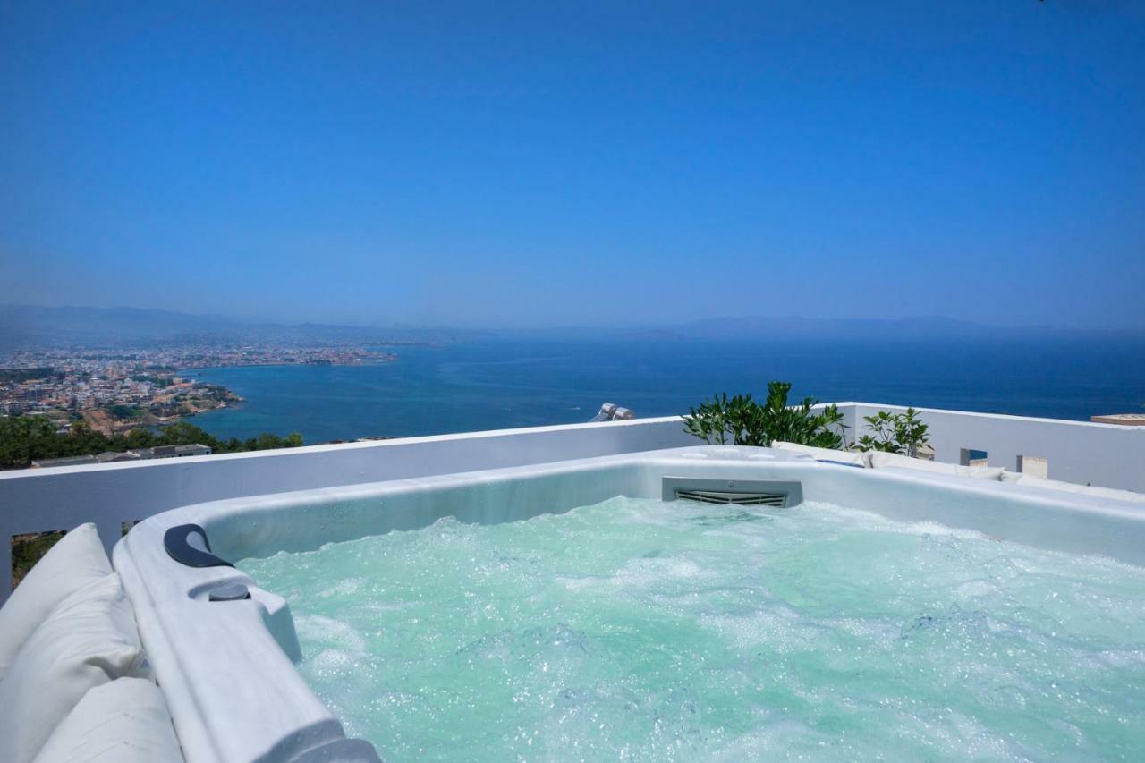 With Rooftop Hot Tub Apartment