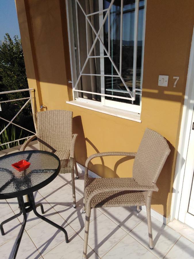 Aparthotel Souvlakis Pool