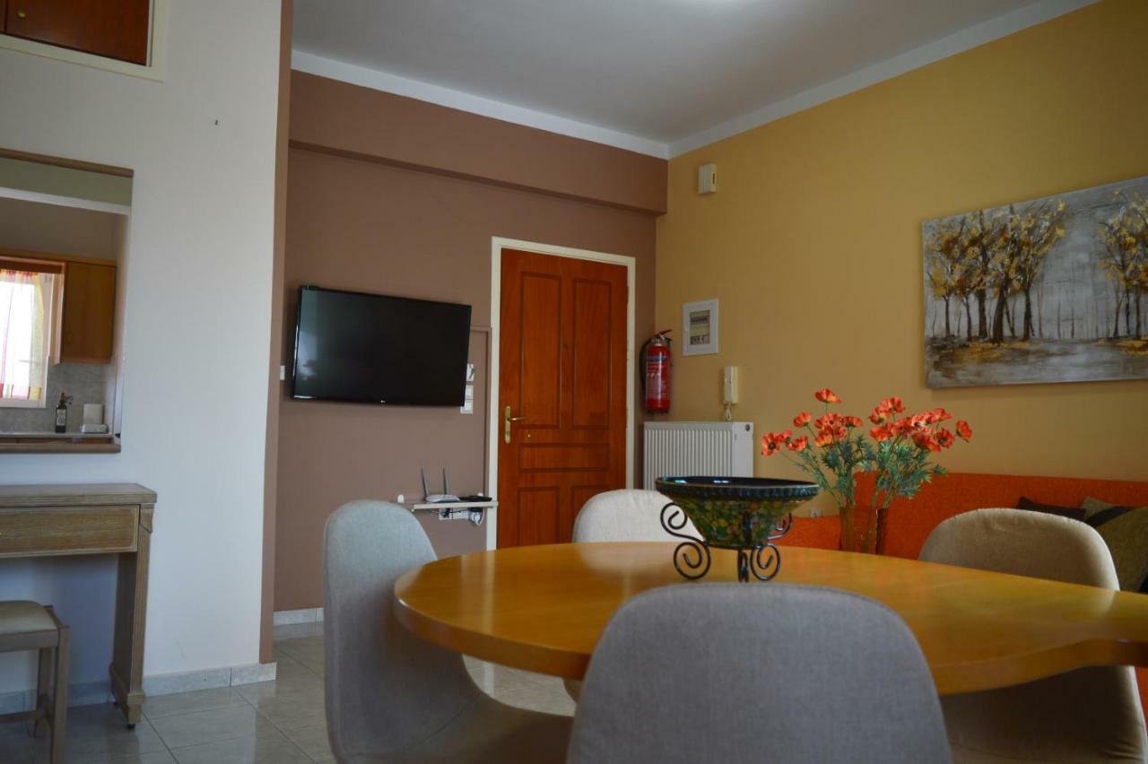 Roula's 1 Apartment