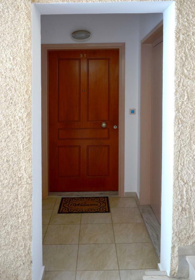 Apartment Roula's 2 *