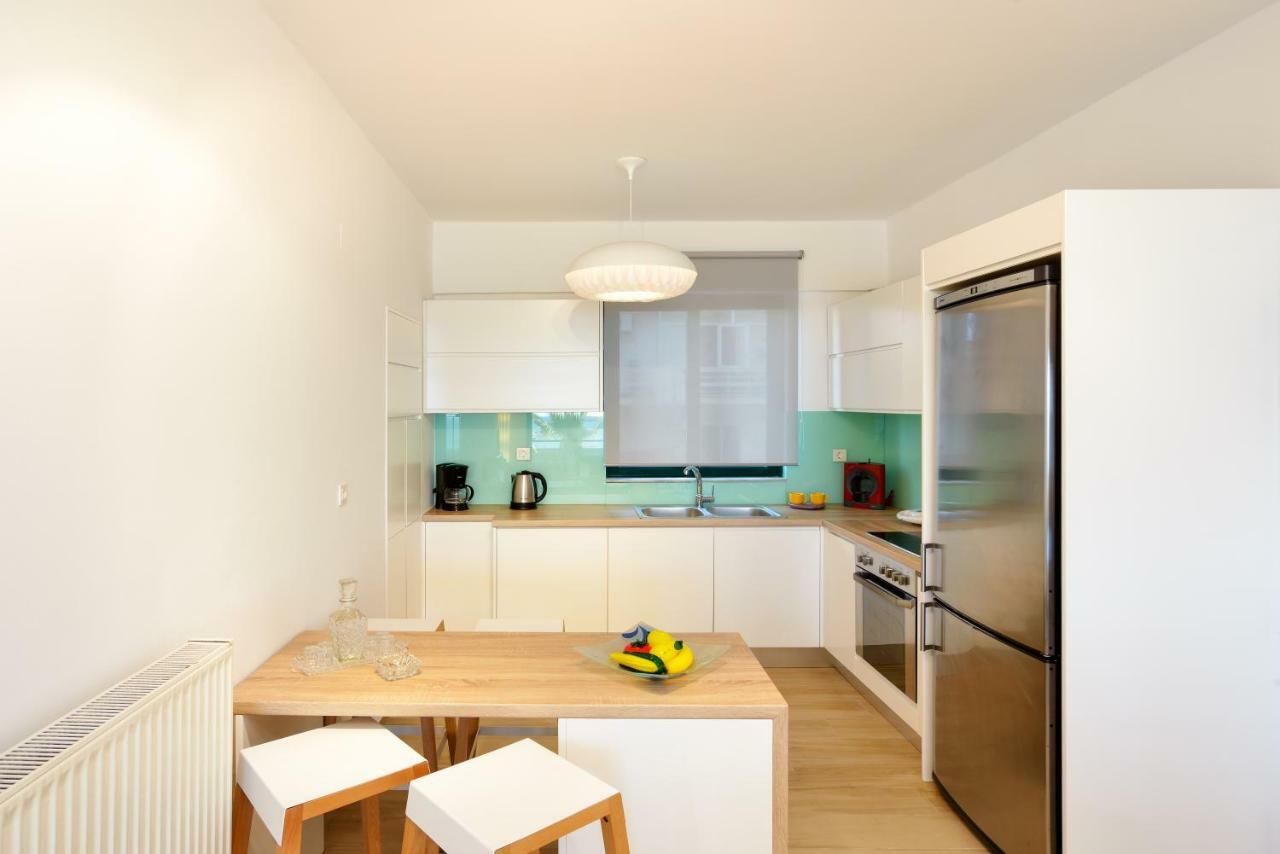 Elia Apartment *