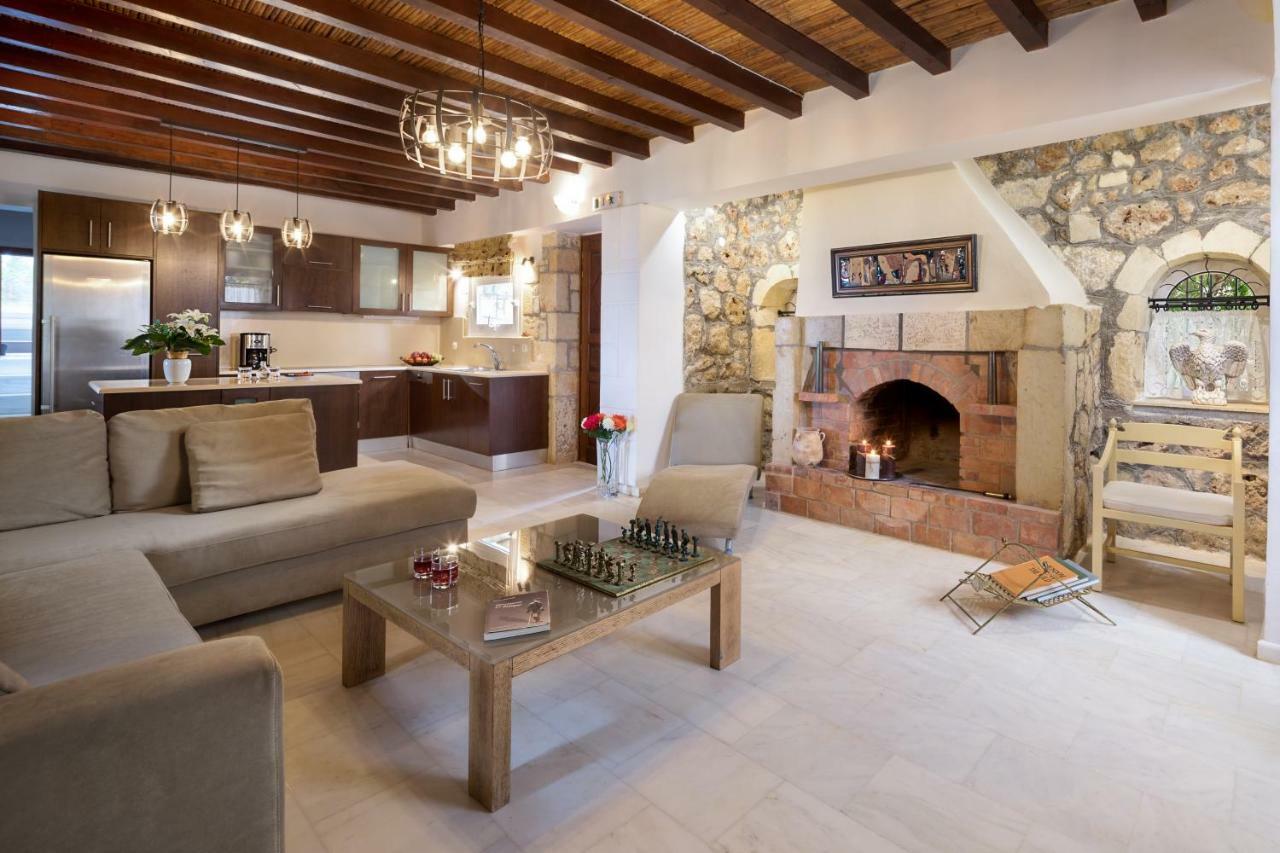 Kastro Estate *