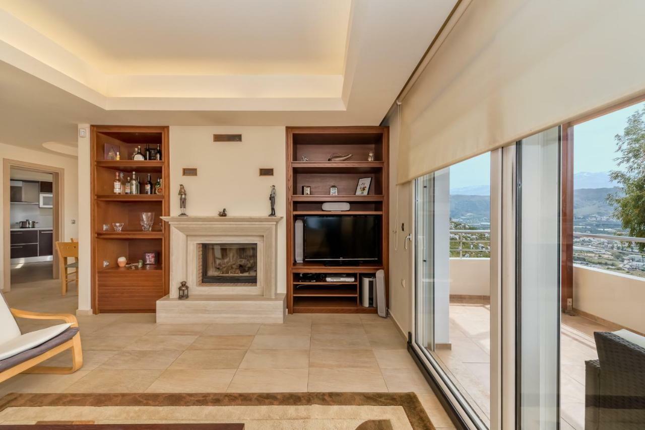 Karmilos Hill Villa *