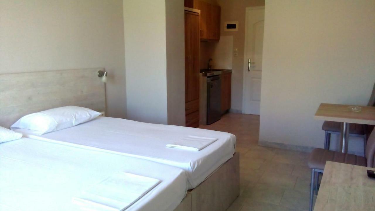 Poppy Beloni Aparthotel *