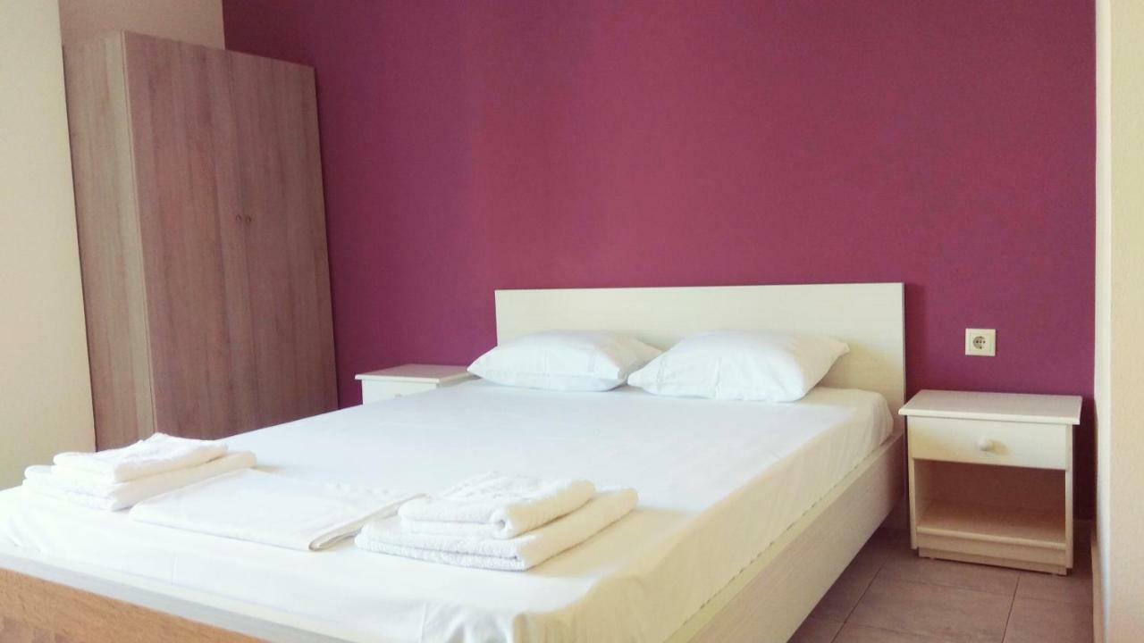 Poppy Beloni Aparthotel