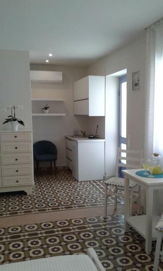 Apartment White Rose *