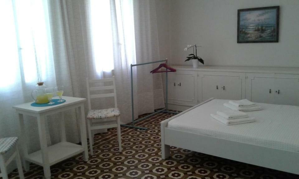 Apartment White Rose *