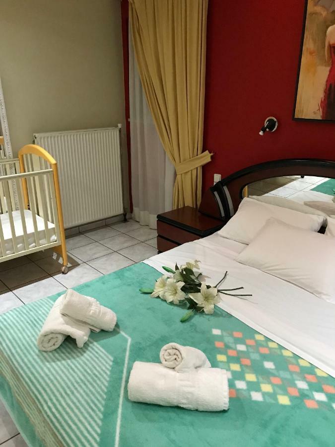 Steps To Nea Chora Angela ,10min To Town Apartment