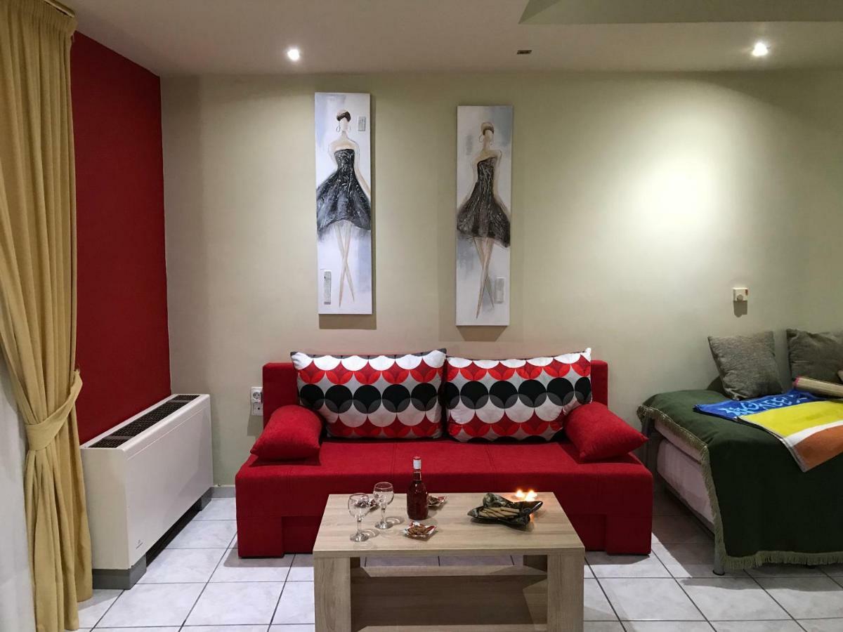 Apartment Steps To Nea Chora Angela ,10min To Town