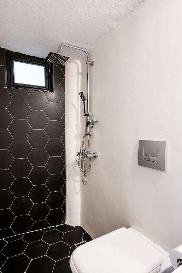 Artemide Places-splantzia Square Apartment