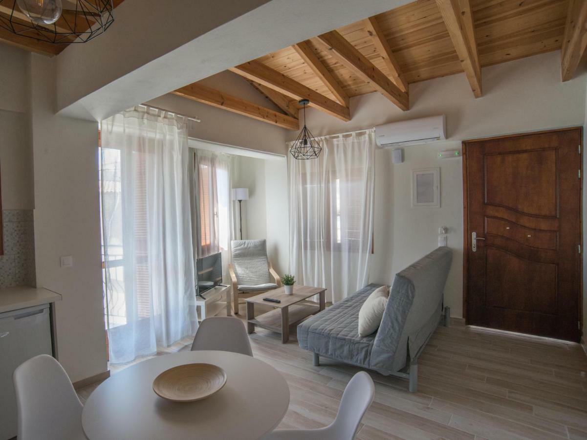 Aelia Apartment