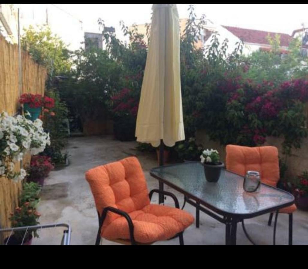 Apartment Konstantina's Near The