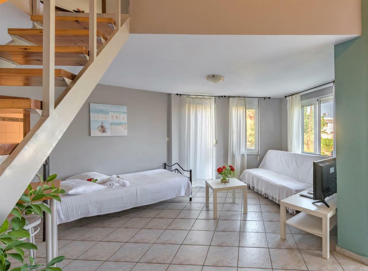 Hra & Athena Maisonette Apartment *