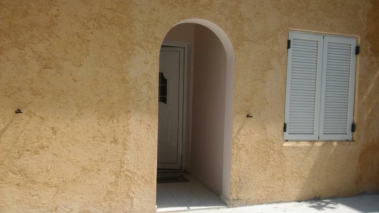 Sitzanaki Apartment