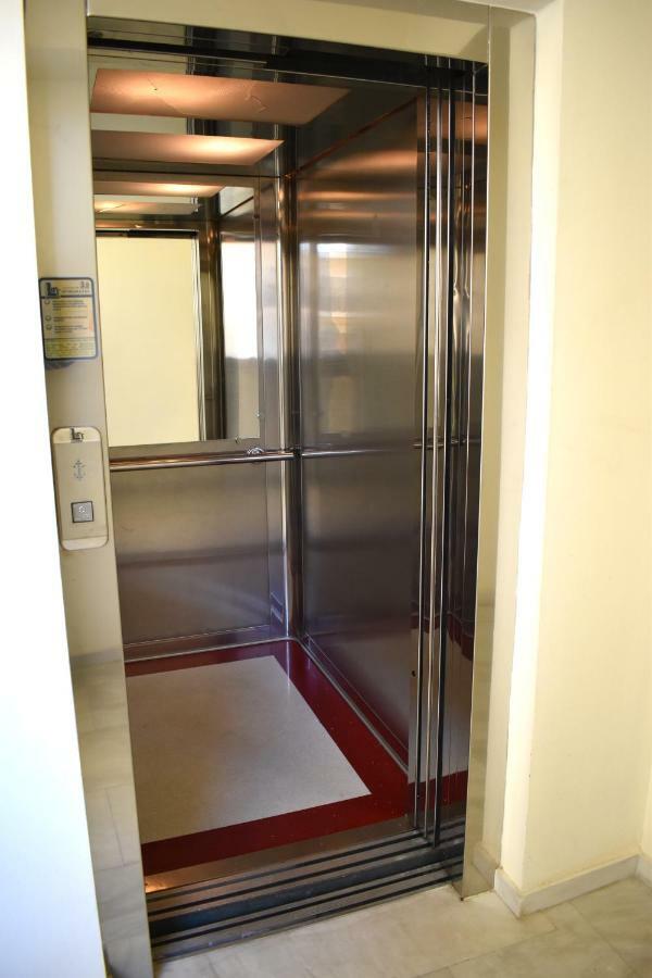 Apartment Karma - Next To Sandy Beach *