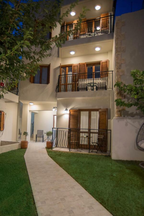Aelia Apartment *