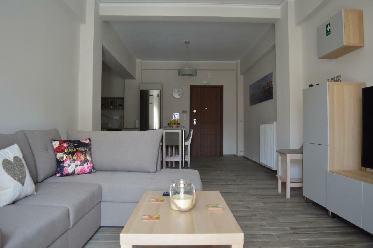 Botonis Bright Spacious Apartment *
