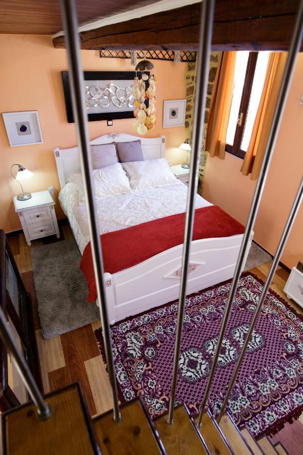 Sali Chelidonaki Boutique *