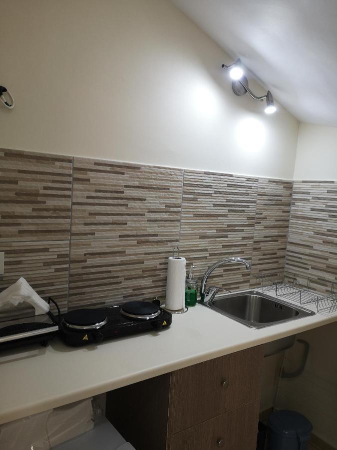 Apartment Kd's - *