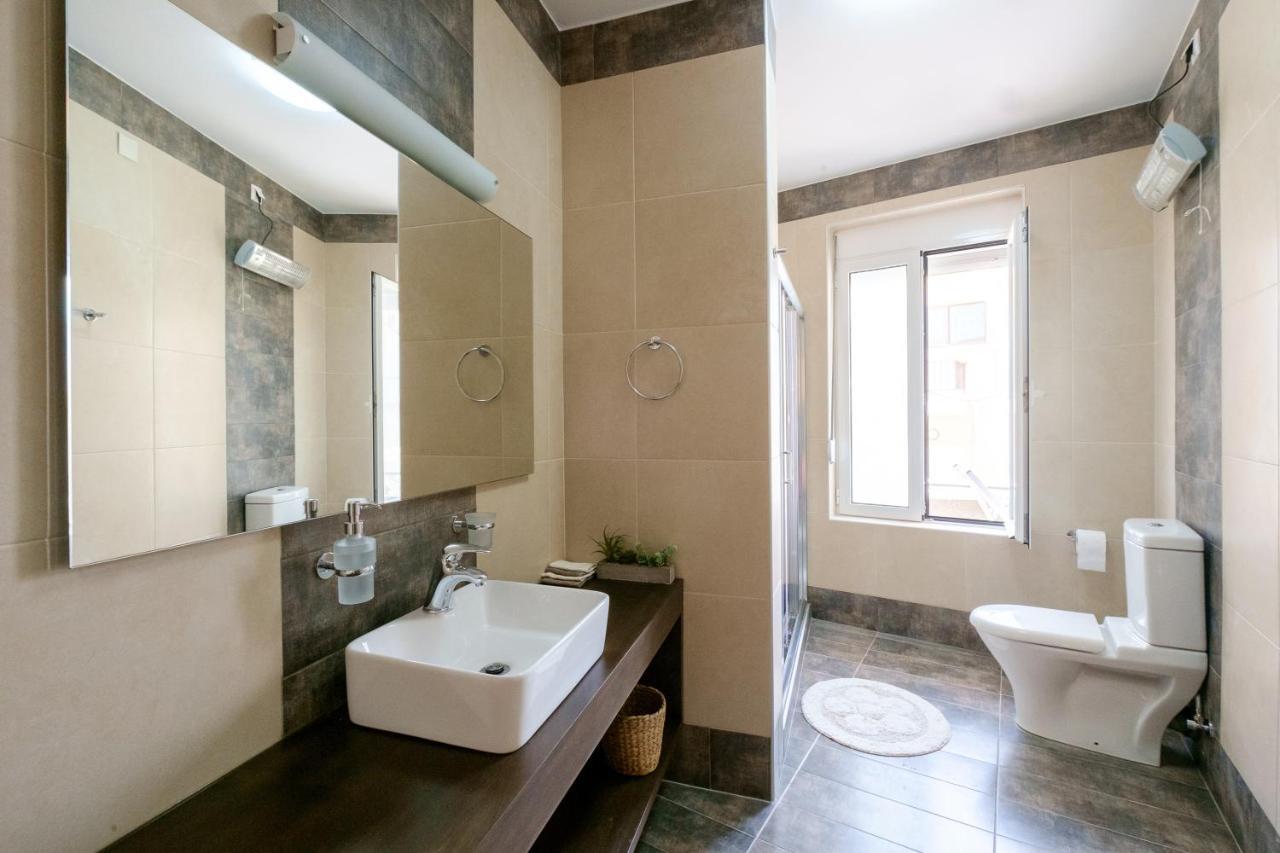With Courtyard In Beating Heart Of Old Town! Appartement Chania (Crete)