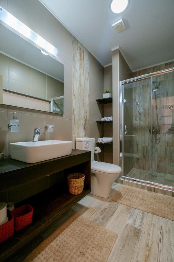 With Courtyard In Beating Heart Of Old Town! Appartement *
