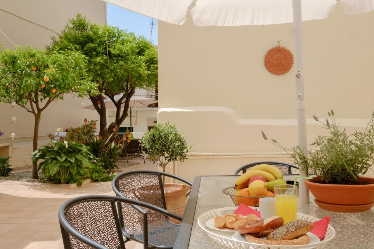Appartement With Courtyard In Beating Heart Of Old Town! Chania (Crete)
