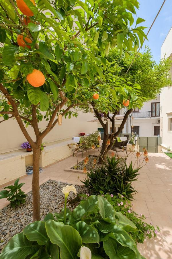 Appartement With Courtyard In Beating Heart Of Old Town! Chania (Crete)