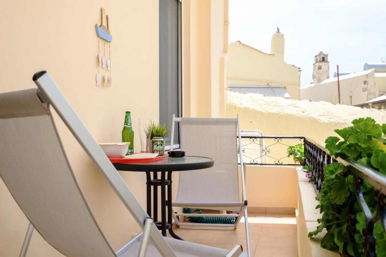 With Courtyard In Beating Heart Of Old Town! Appartement *