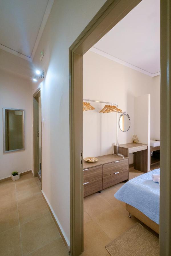 With Courtyard In Beating Heart Of Old Town! Appartement Chania (Crete)