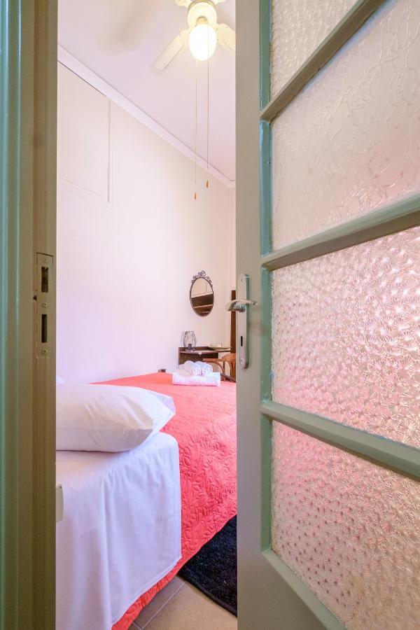 With Courtyard In Beating Heart Of Old Town! Appartement Chania (Crete)