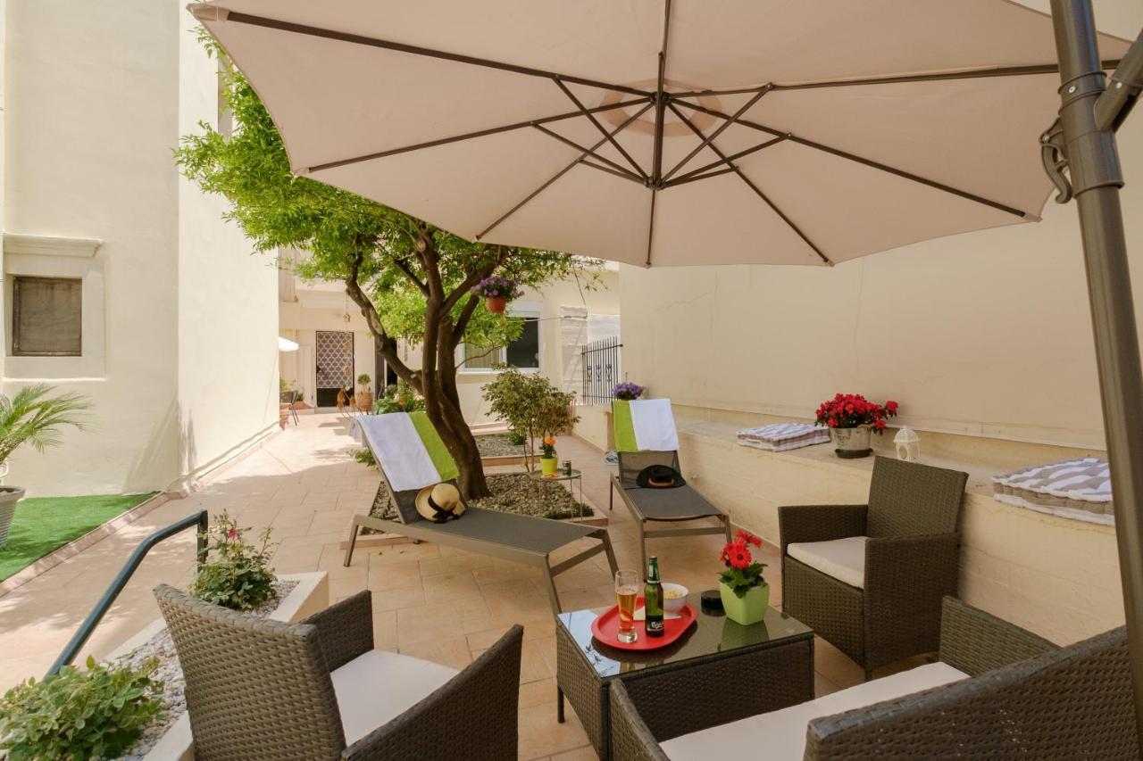 Appartement With Courtyard In Beating Heart Of Old Town!