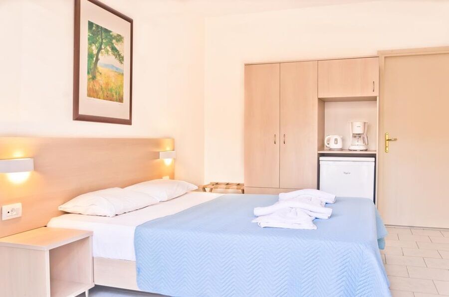 Talos & Hotel 3*