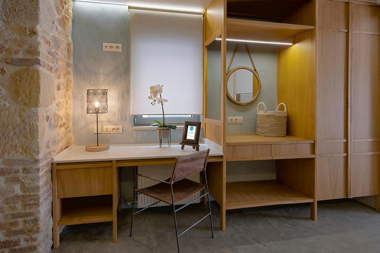 Koum Kapi Boutique Chrissi Akti Chania