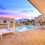 Allas Villa Heated Pool