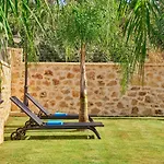 Aktis Luxury Villa
