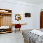 Deluxe Hotel