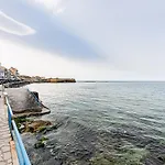 Koum Kapi Seaside Apartment Private Parking C1