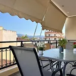 Central Apartment In Quiet Neighborhood Near Sandy Beach