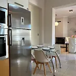 Central Apartment In Quiet Neighborhood Near Sandy Beach