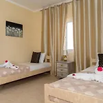 Chrispa\'S House
