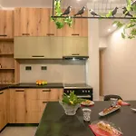 Yro Apartment