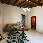 Lefteris Holiday Home
