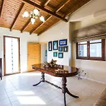 Lefteris Holiday Home