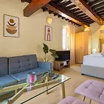 Ydragogeio Rooms Old Town
