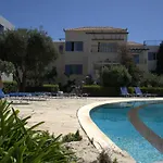 Cassiopeia 3-Bedroom House On The Beach With Pool