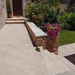 Flat In Chania With House Pool