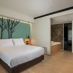 Hyperion City Hotel